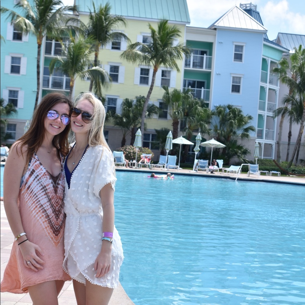 V-neck Overlay Dot Print Design Playsuit in White - Picture 4 of 5